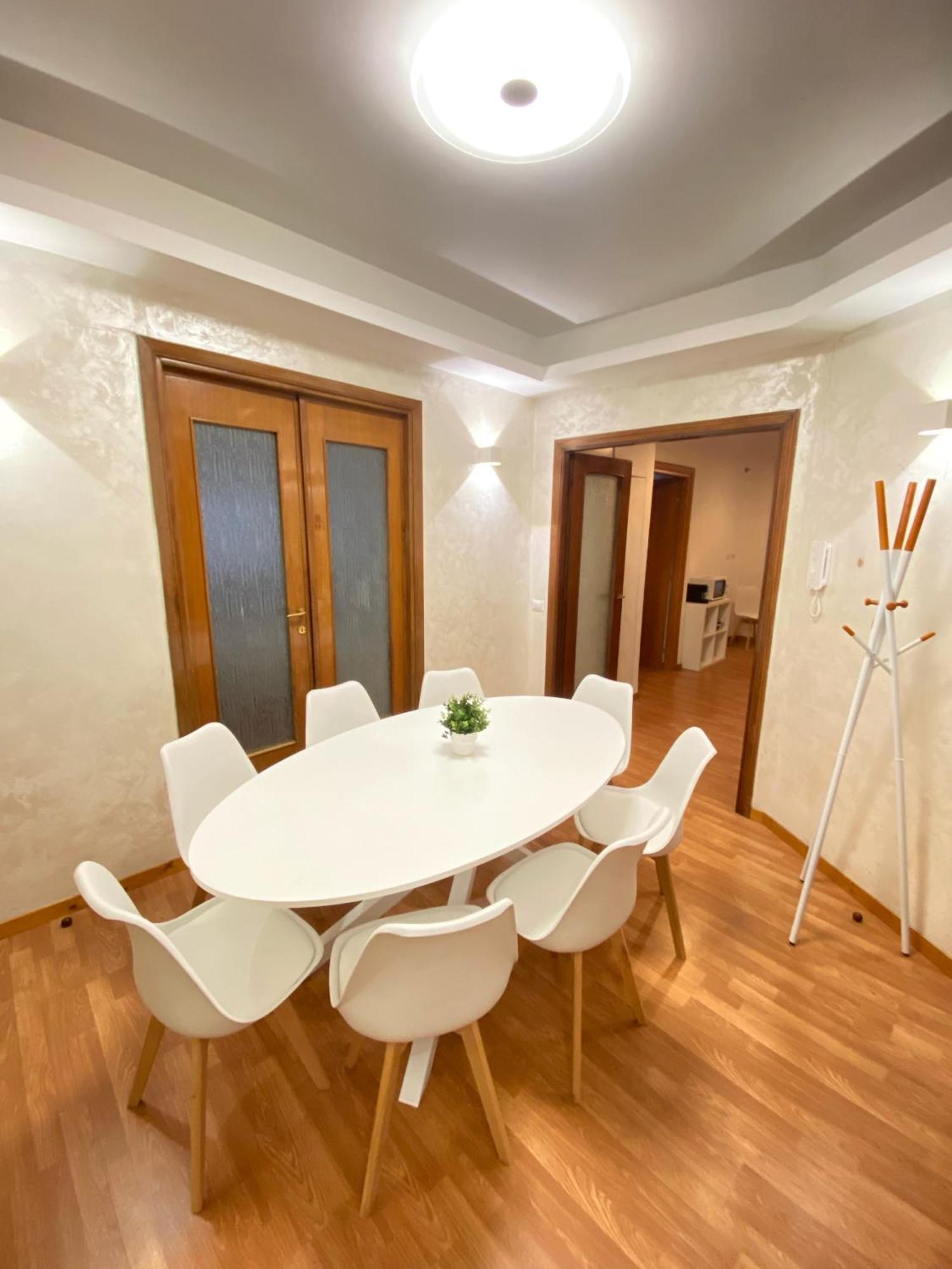 Lejlighed Golden Essence Apartment - Terrace & Metro Rom