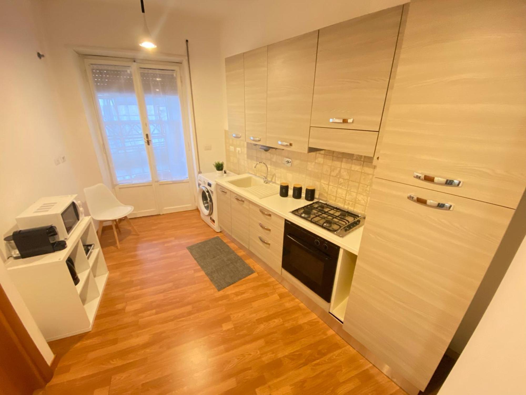 Golden Essence Apartment - Terrace & Metro Lejlighed